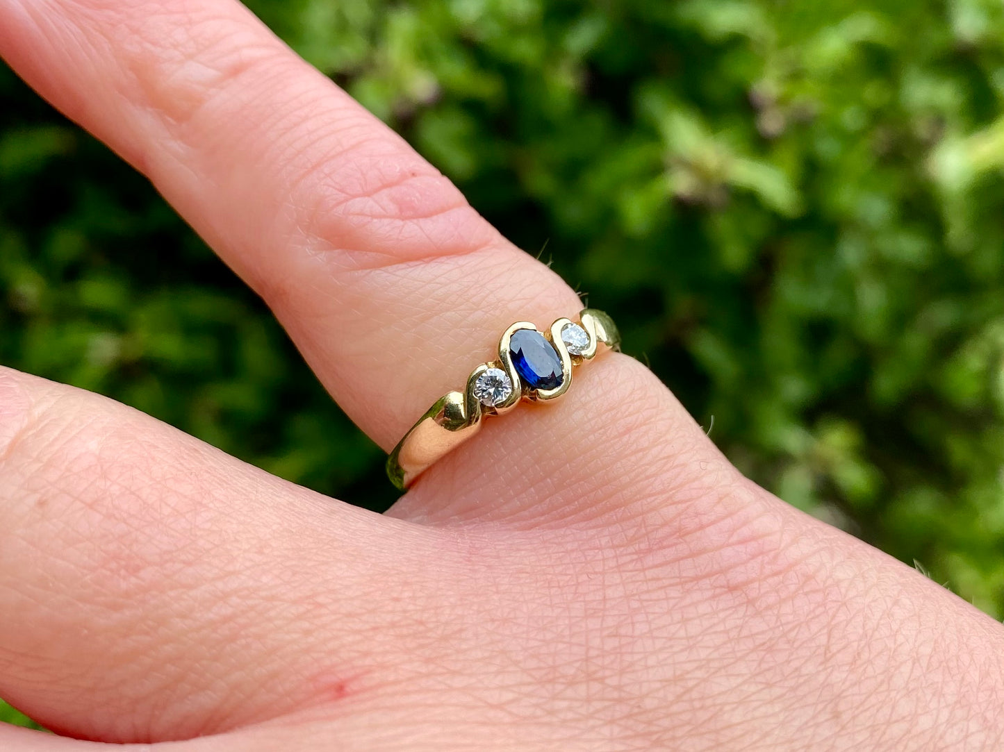 Vintage 9ct Gold Sapphire & Diamond Ring