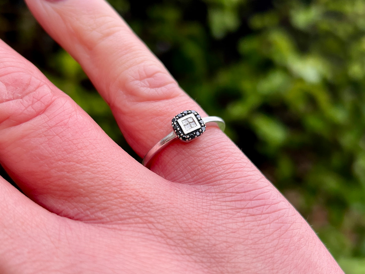 9ct Gold Diamond Ring