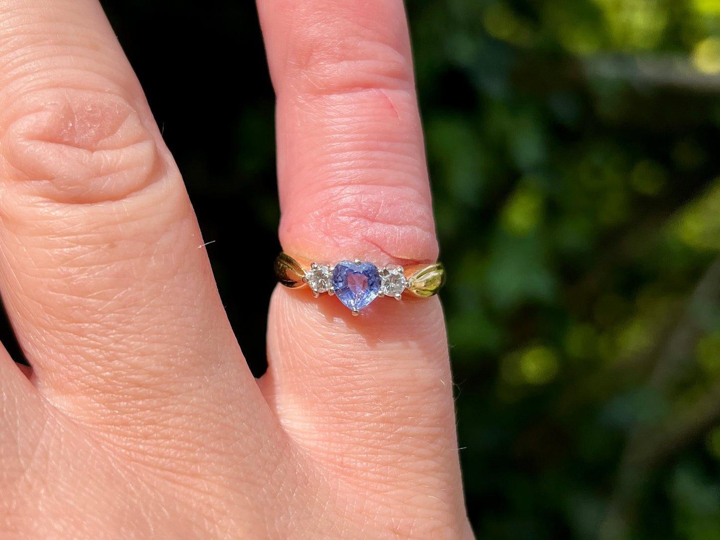 Vintage 18ct Gold Sapphire & Diamond Heart Ring