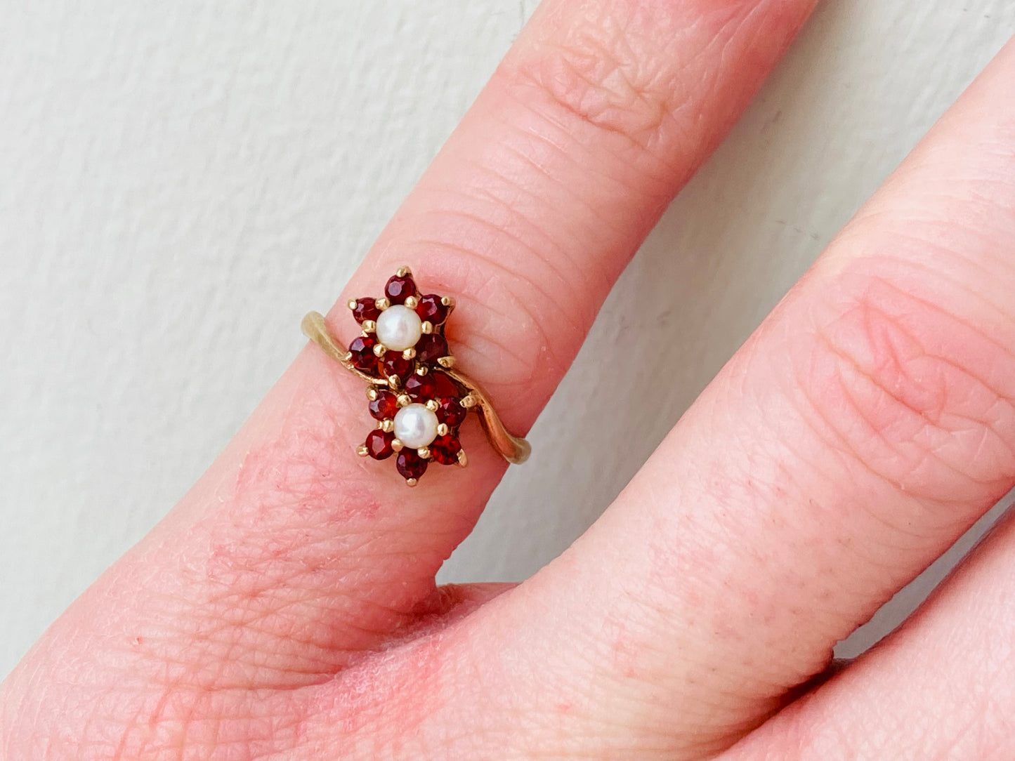 9ct Gold Garnet & Pearl Ring