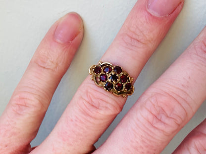 Vintage 9ct Gold Garnet Ring