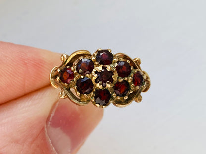 Vintage 9ct Gold Garnet Ring