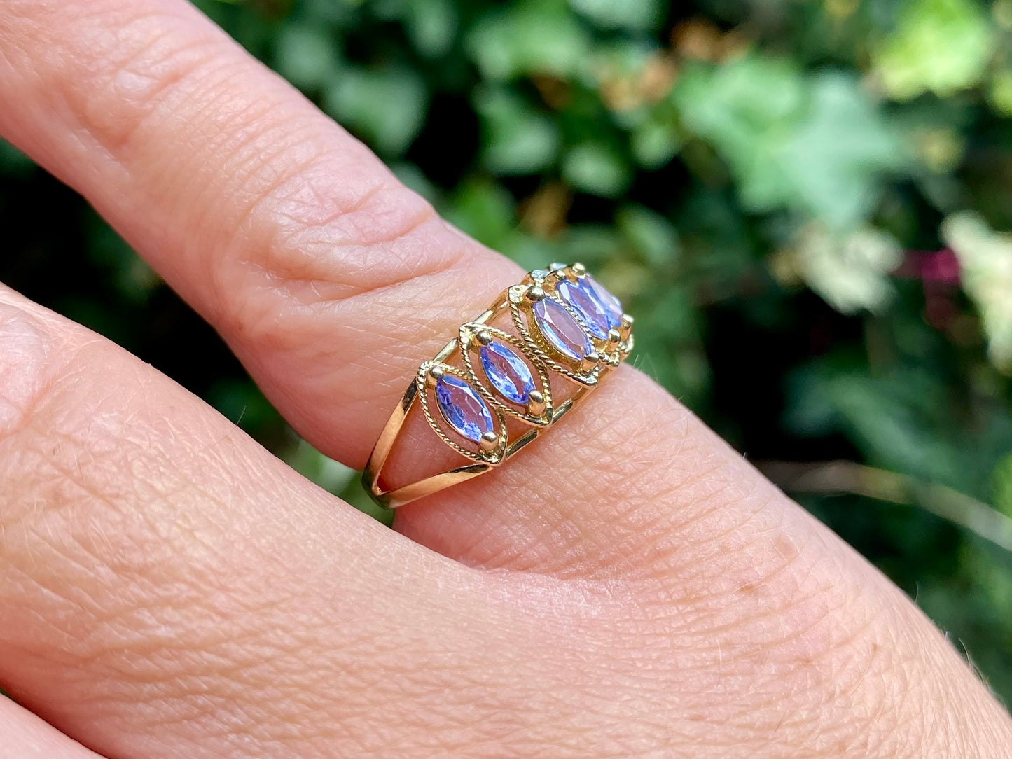 9ct Gold Tanzanite Ring