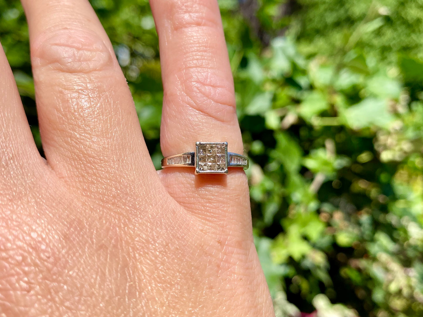 9ct Gold Diamond Ring