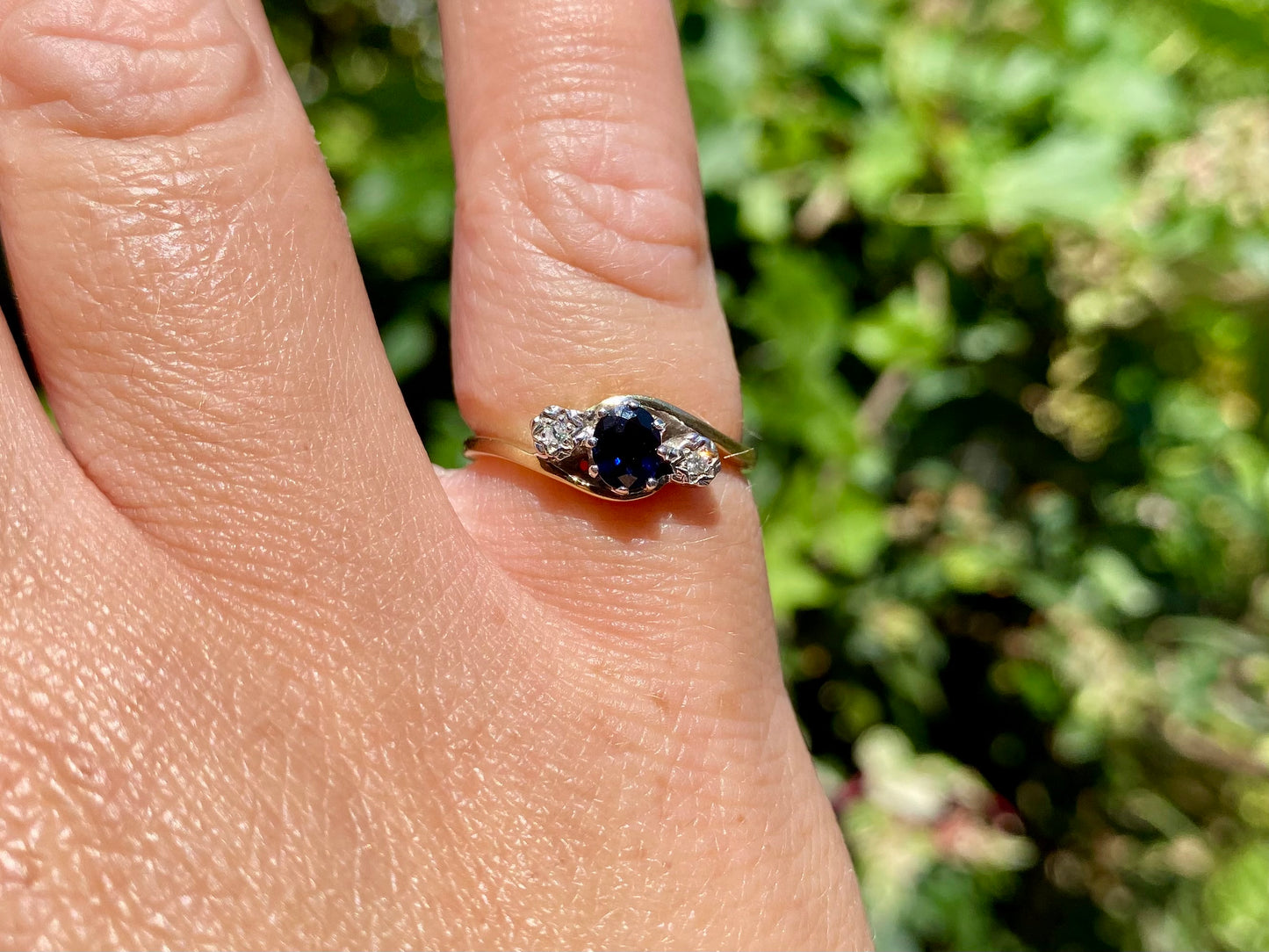 9ct Gold Sapphire & Diamond Ring