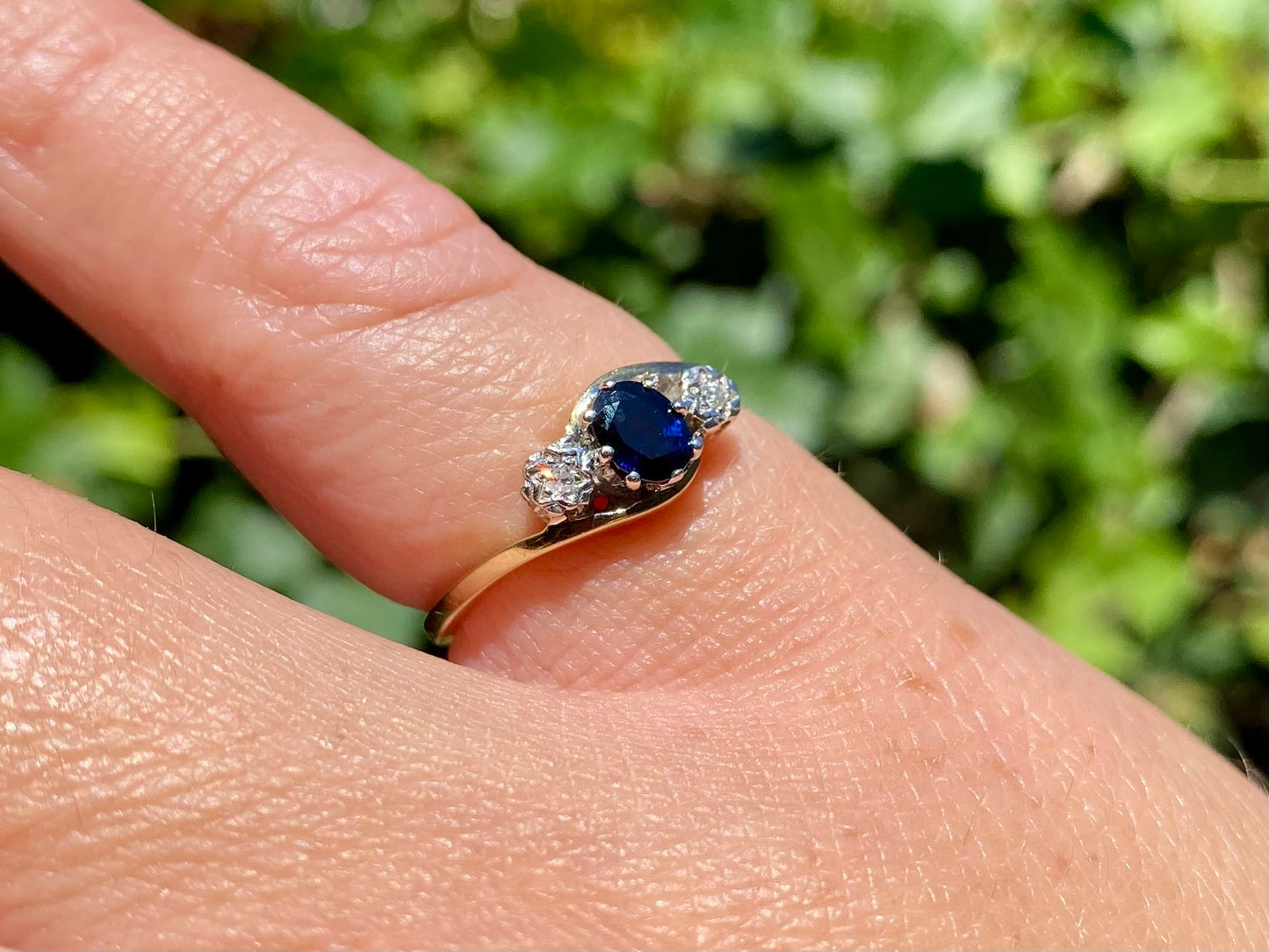 9ct Gold Sapphire & Diamond Ring