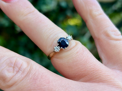 Vintage 9ct Gold Sapphire & Diamond Trilogy Ring
