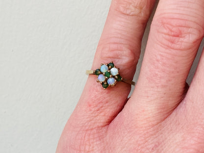 9ct Gold Emerald & Opal Ring