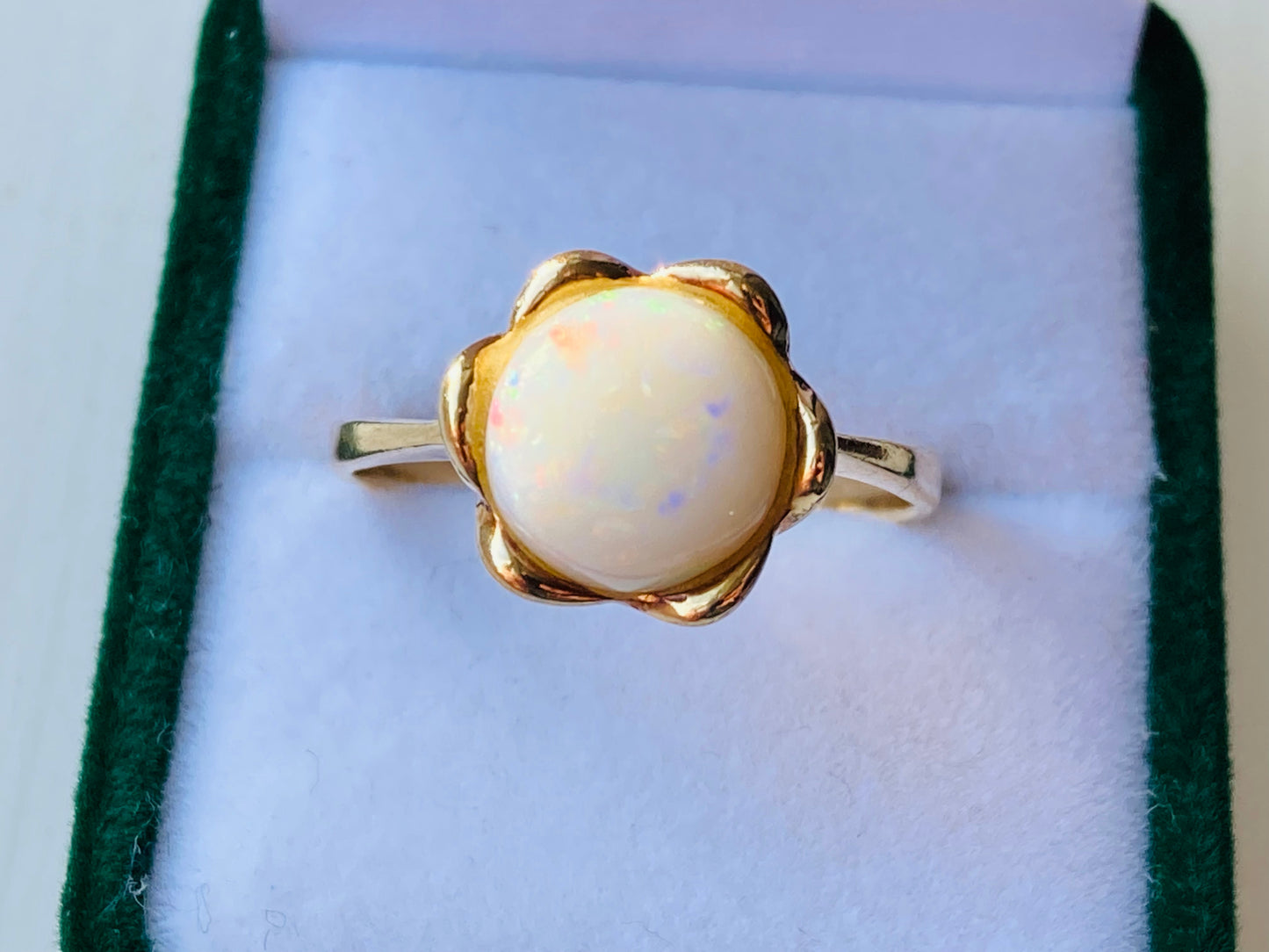 9ct Gold Opal Ring