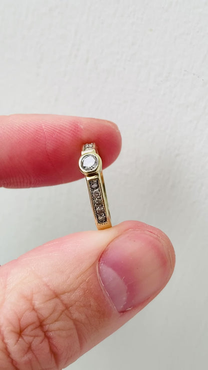 Vintage 9ct Gold Diamond Ring