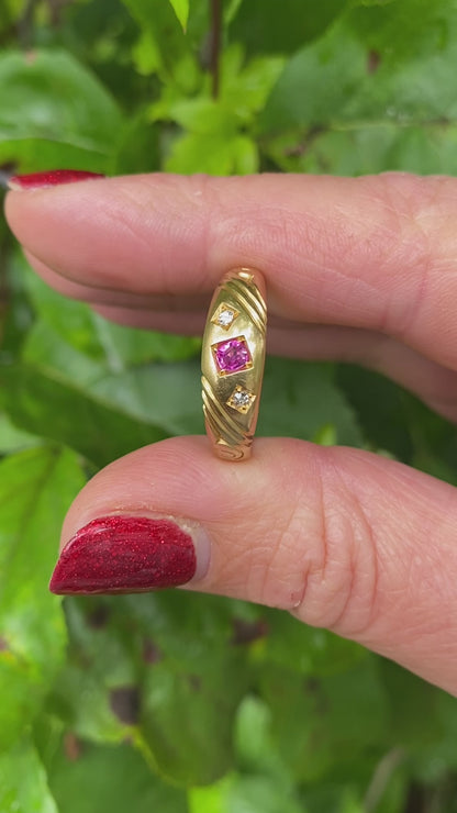 Antique Victorian 18ct Gold Ruby & Diamond Ring