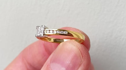 18ct Gold Diamond Ring