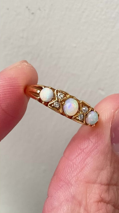 Antique Victorian 18ct Gold Opal & Diamond Ring